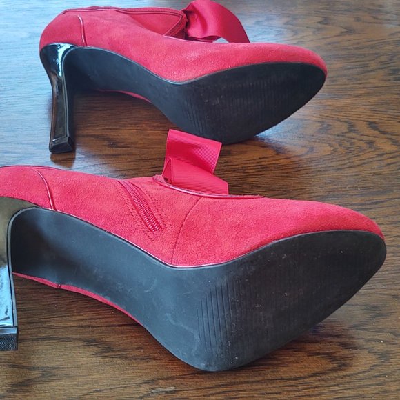 Metaphor Women's Heal with Bow Size 10 - Picture 3 of 6